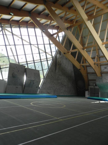 Interno della Palestra di San Martino di Castrozza (54449 bytes)